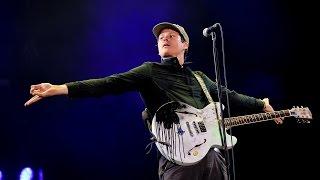 Blink 182 - All The Small Things at Reading 2014