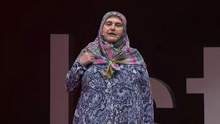 Bana Bakıp Bu Teyze mi Gezmiş Diyorlar? | Gezgin Teyze Ayşe Kurucu | TEDxIstanbul