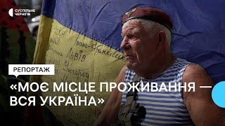 "Моє місце проживання — вся Україна": 77-річний волонтер "дядя Гриша з Херсона" завітав до Чернігова