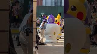 トコトコお姉さんについて行くヒトモシが可愛い#ユニバ #ポケモン #ユニハロ #ヒトモシ#usjハロウィン
