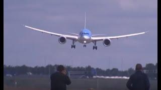 Piloot Dreamliner haalt grapje uit, vliegtuigspotters in paniek