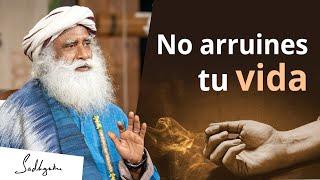 No tires por la borda tu vida | Sadhguru Español, doblaje con IA