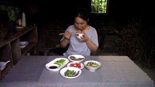 女子隱居苗族深山，，開荒種地，自給自足，分享每日山居美食