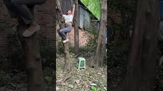What's going on? Everyone is going there. I laugh every time I watch it. I laugh until my stomac