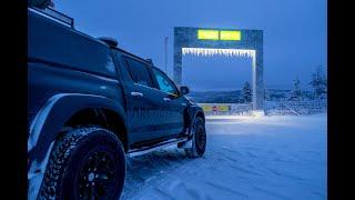 Валим по зимнему лесу на Toyota Hilux Arctic Trucks AT35