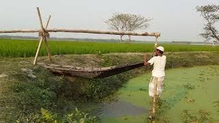 সনাতন পদ্ধতিতে জমিতে পানি সেচ | ধনিরাজ খাল, মুকসেদপুর কিশোরগঞ্জ, সদর।