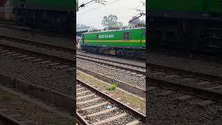 Wag-9 Gomoh Electric Loco Shed Skip GanjBasoda Station #indianrailways #railfans #explore #subscribe