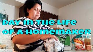 Day In The Life / Passionate Homemaker Simple Living In Apartment / Clean & Cook With Me