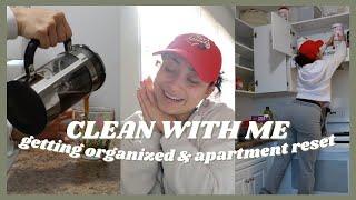 CLEAN WITH ME: getting organized and midweek apartment reset | nashswallet