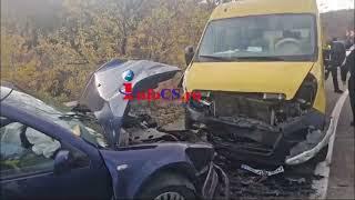 Accident de circulație între un microbuz cu elevi si un autoturism pe DJ582