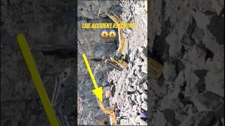 Live Accident Recorded #ExcavatorAccident #excavator #Accident #shotrs shotrs #automobile #komatsu