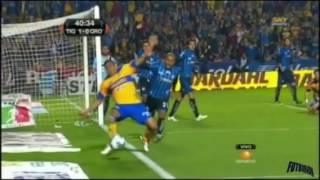 Tigres vs Queretaro Balon salio lo mete salcido