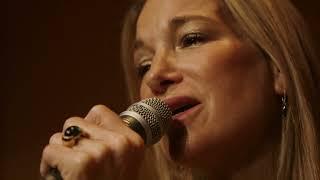 Never say goodbye; Pascale B & Les Stringkatz