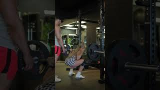 225LB SQUAT x MAX REPS??