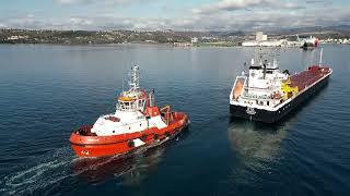 Docking the tug to the ship