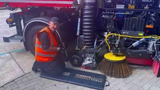 How to adjust the suction box on a MaxPowa truck mounted road sweeper