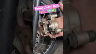 Mechanic Wali Trick – Brake Piston 2 Sec Mein Set #shorts #short #ytshorts #shortsfeed #bikerepair