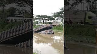 Excavator Tenggelam di Kalimalang | Excavator sinks in the river #excavator #beko #kalimalang #viral