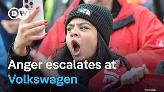 What would Volkswagen factory closures mean for the German car industry? | DW News