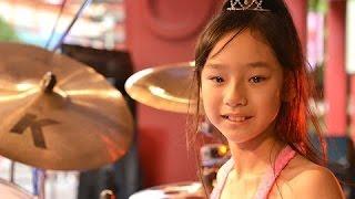 Sensational Girl Drummer Fools Crowd at Japanese Shopping Mall! EPIC!