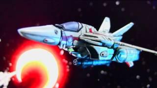 Toynami's Robotech 1/100 Scale Veritech Back in Action!