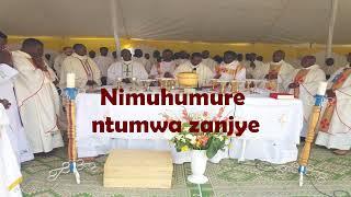 Nimuhumure ntumwa zanjye by Chorale Mwamikazi wa Fatima