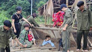 Thu appeared to help her ex-husband and the police search for people missing in the landslide