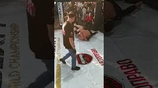 РУССКИЙ ВОИН против БОЙЦА БЕЗ ПРАВИЛ !! Крутой Бой !!! !  #mma #riobet #strelka