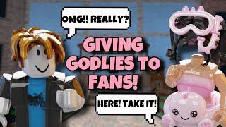 Giving FREE Godlies To Fans In MM2!