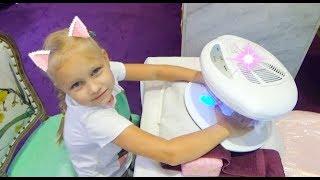 Цветной маникюр для детей !  Pretend play beauty salon for kids