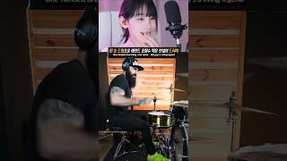 One-handed drumming that broke the internet… He’s a living legend #elestepariosiberiano #reacts
