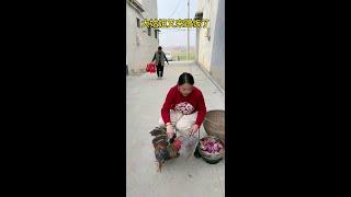 大姑姐又来蹭饭了#爱搞笑范姐#搞笑视频