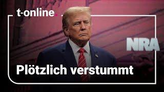 Donald Trump friert bei Rede plötzlich ein: Szene erregt Aufsehen