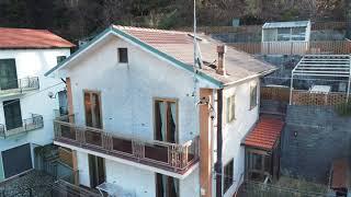 Stella vendesi casa indipendente su tre livelli con giardino e terrazzo