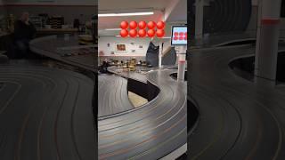 From 0-40 km/h: Slot car pro start on a big wooden track