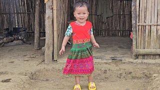 17-year-old single mother and daughter Helen happily in new clothes - harvesting galangal -Tien Ca