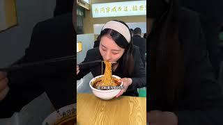 六块八就可以吃一碗兰州牛肉面附近美食 春日好食光 兰州美食 牛肉面 同城美食