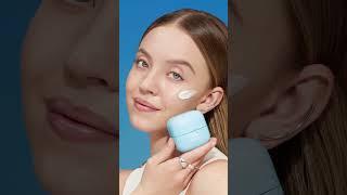 How Sydney Sweeney Gets the Perfect Laneige Water Bank Cream Moisturizer Swatch