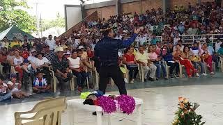 De mexico pase a la fiesta de mi sobrino JUNIFERO sabados felices humorista colombiano