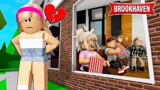 A FILHA REJEITADA PELOS PAIS DEU A VOLTA POR CIMA | Historinhas Brookhaven Roblox