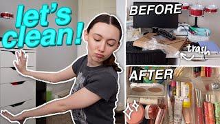 DEEP CLEANING MY ROOM!!! (this is way overdue)