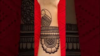 Unveiling the Allure of Henna Love: Expert Insights #HennaLove #MehndiGlam #HennaBeauty