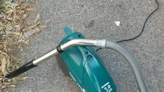 eureka car vacuuming