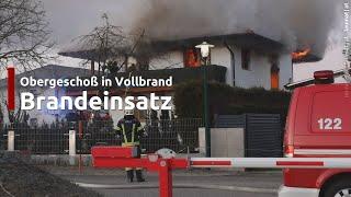 Obergeschoß in Vollbrand: Größerer Brand in einem Einfamilienhaus in Wels-Schafwiesen