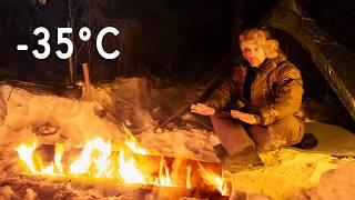 Extreme Winter Camping: Surviving -35°C | Bushcraft Survival in Extreme Cold 