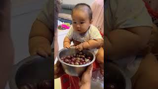 Baby lovely and surprise reaction 