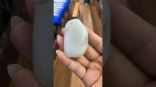 精品新疆和田玉籽料原石，真籽真皮，玉质细腻油润，过眼过灯，毛孔清晰自然～推荐收藏款美物！#玉石#和田玉 Shorts