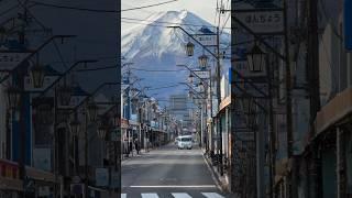 來河口湖必追的富士山夢幻街景。                 #富士山街景＃富士山#日本＃日本景點#河口湖景點#河口湖#下吉田駅#日川計時店#日本景點#日本旅行 #日本旅遊 #日本觀光#日本觀光