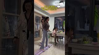 58岁妈妈，咬牙每天坚持完成；这个动作刺激全身脂肪，不跑不跳就能练全身，每天打卡200个，腿型好看了，腿细了 臀翘了 妈妈臀没有了，照镜子的时候真的很有成就感居家锻炼 腹肌马甲线 仰卧起坐自律遇见更