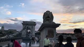 Iconic Chain Bridge Budapest - Walk Tour